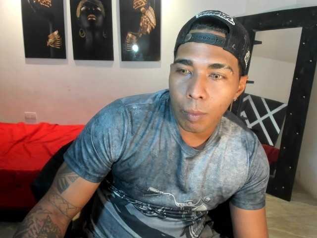 Blackmanghugecock