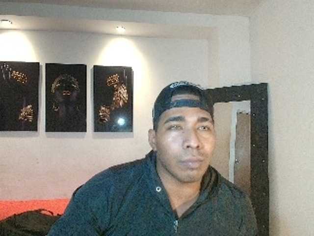 Blackmanghugecock