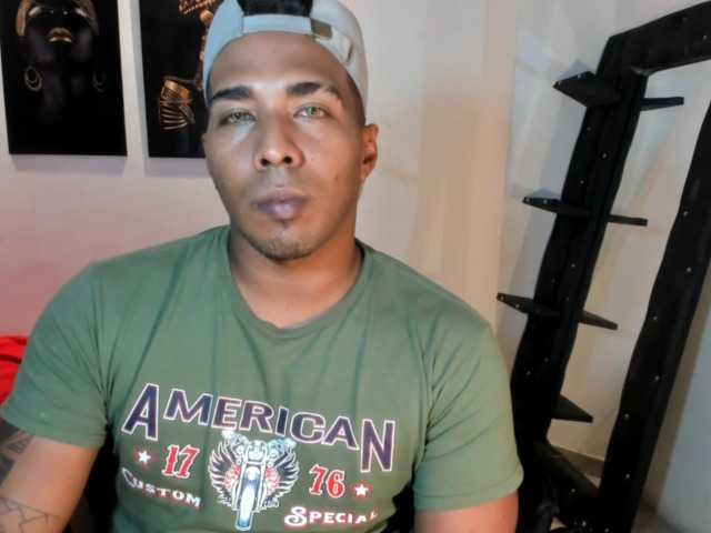 Blackmanghugecock