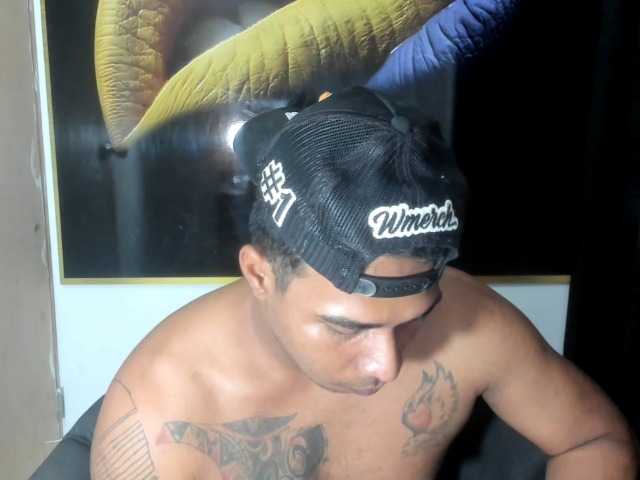 Blackmanghugecock