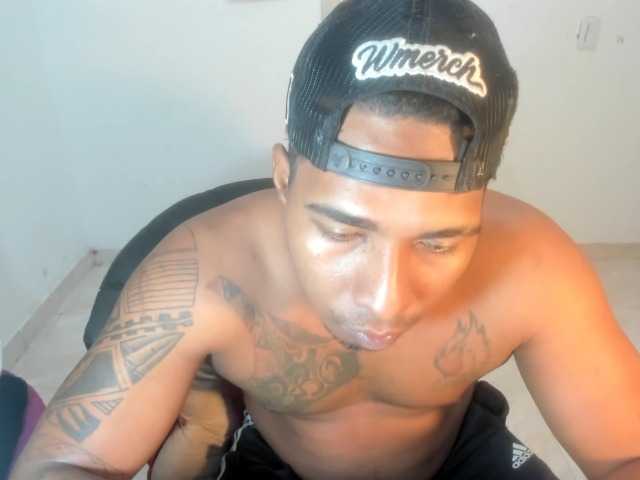 Blackmanghugecock