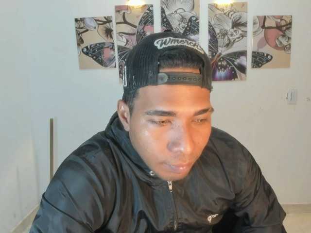Blackmanghugecock