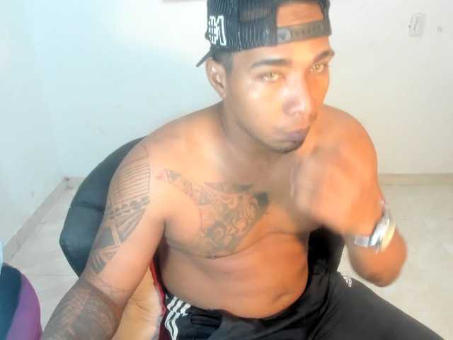 Blackmanghugecock