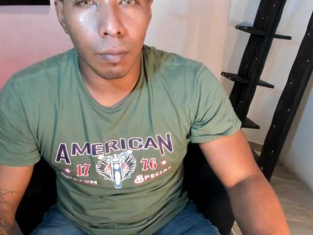 Blackmanghugecock
