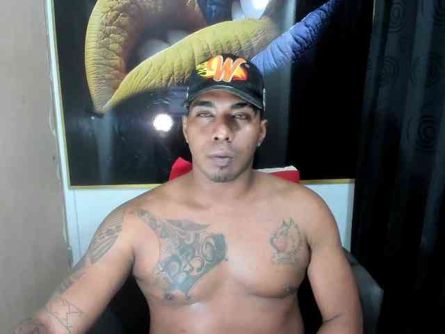 Blackmanghugecock