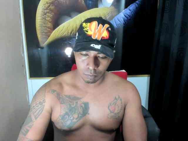 Blackmanghugecock
