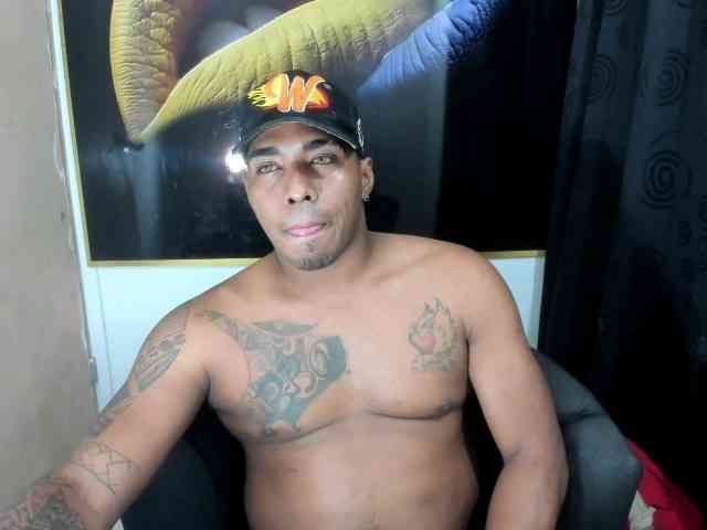 Blackmanghugecock