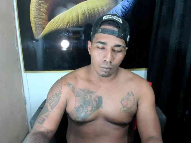 Blackmanghugecock