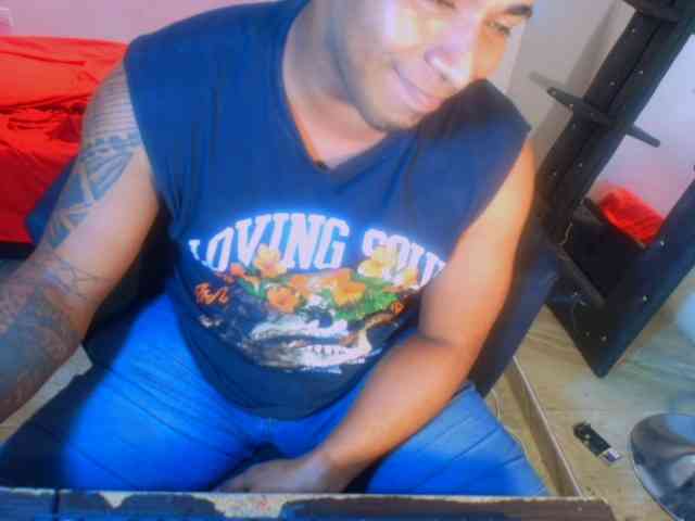 Blackmanghugecock Live Webcam on BongaCams