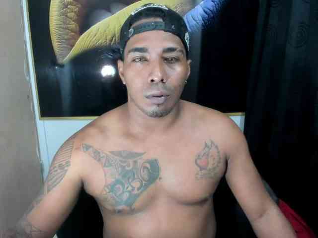 Blackmanghugecock