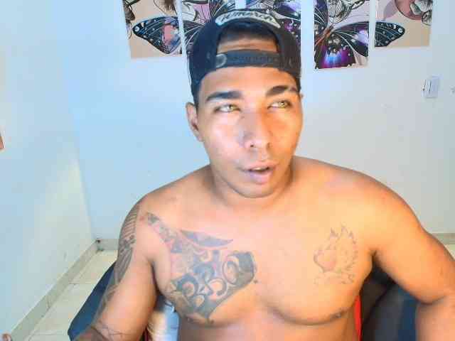 Blackmanghugecock