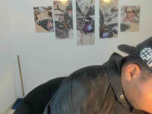 Blackmanghugecock