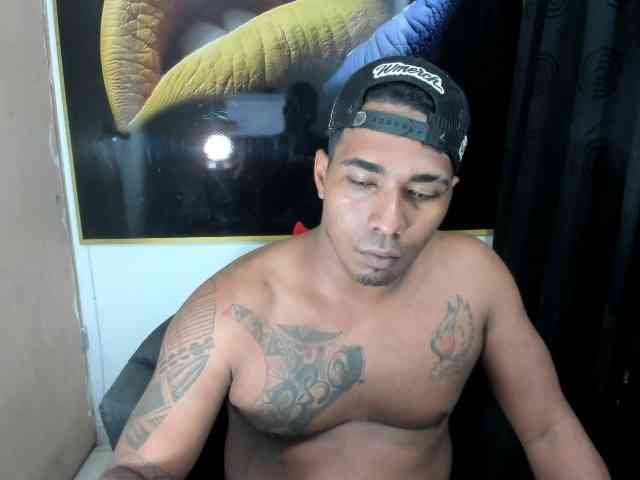 Blackmanghugecock
