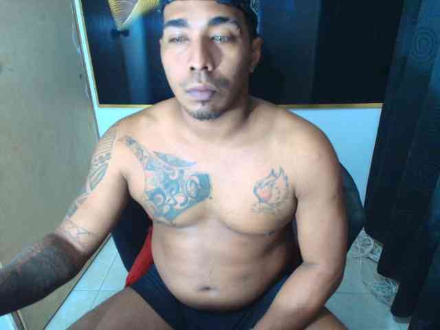 Blackmanghugecock