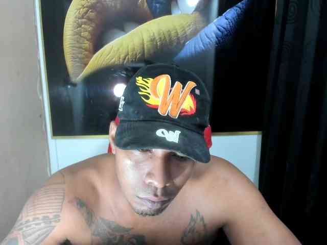 Blackmanghugecoc... Live Webcam on BongaCams