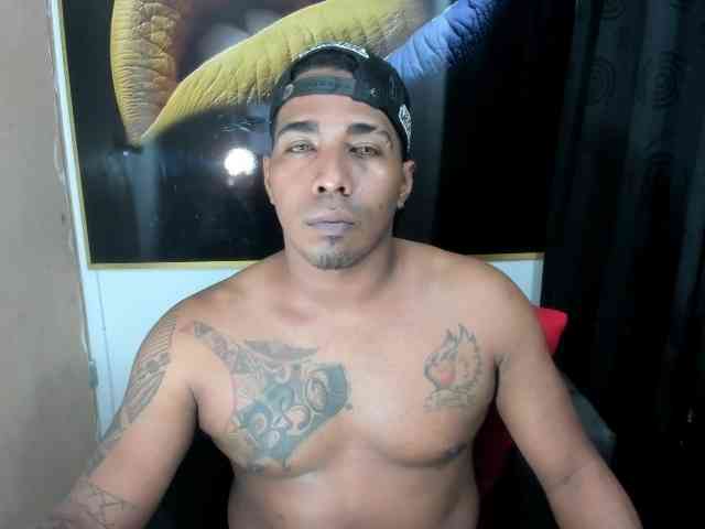 Blackmanghugecock
