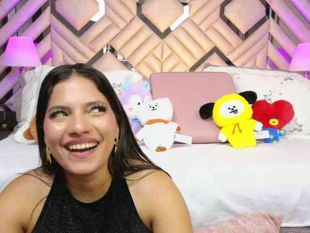 EmmaSanches Live Webcam on BongaCams