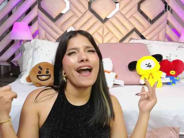 EmmaSanches Live Webcam on BongaCams
