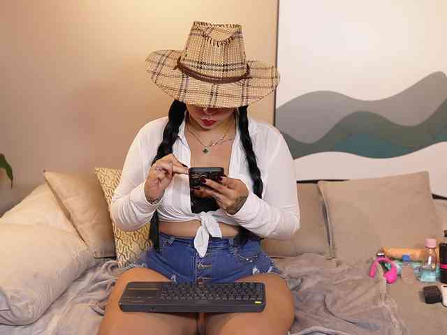 SeleneMonroe webcam