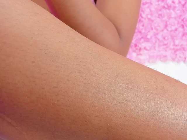 Melodymoore's BongaCams show and profile