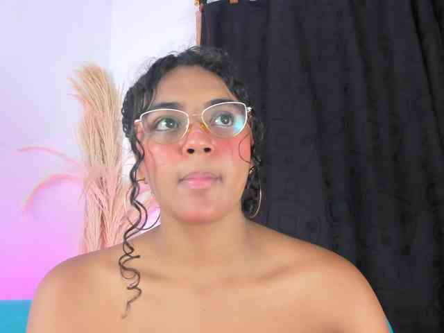 Melodymoore webcam
