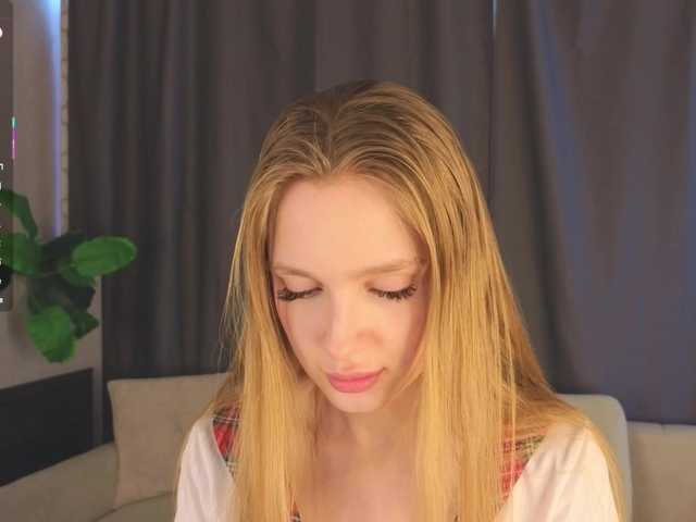 CrimsonAura from BongaCams is Freechat