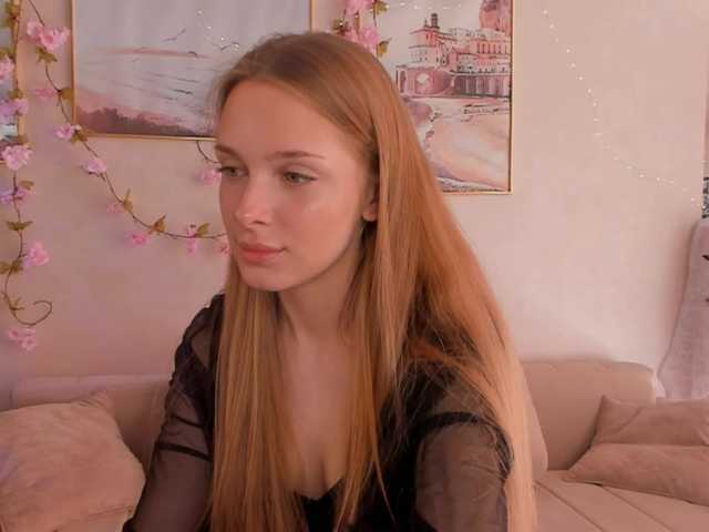 CrimsonAura - the sexiest streamer onwebcam for your pleasure CrimsonAura from BongaCams