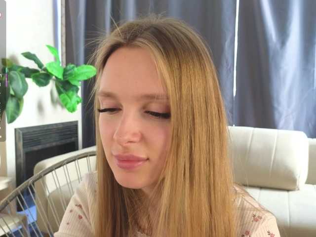 CrimsonAura from BongaCams is Freechat