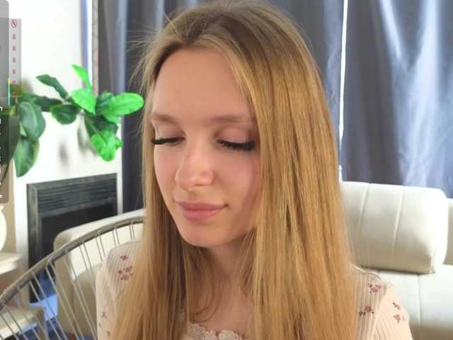 CrimsonAura from BongaCams is Freechat