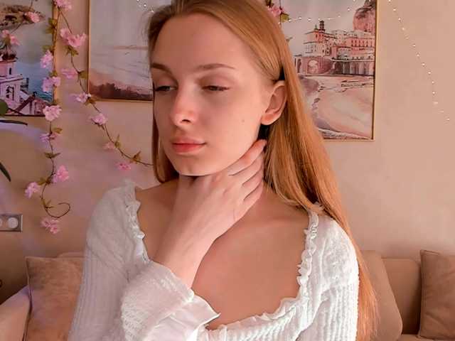 Sweet CrimsonAura wants you to fuck her body now CrimsonAura from BongaCams