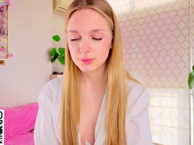 CrimsonAura from BongaCams is Freechat