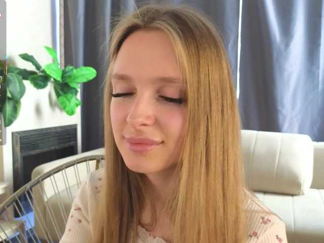 CrimsonAura from BongaCams is Freechat