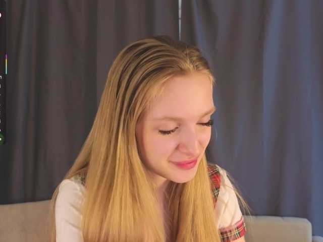 CrimsonAura from BongaCams is Freechat