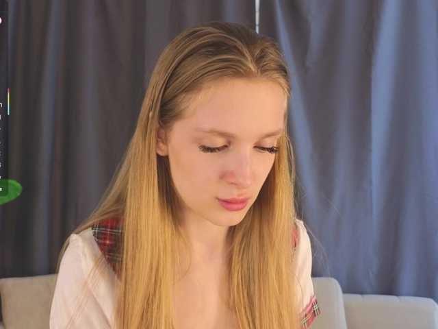 CrimsonAura from BongaCams is Freechat