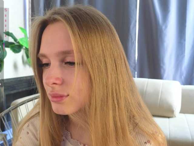 CrimsonAura from BongaCams is Freechat