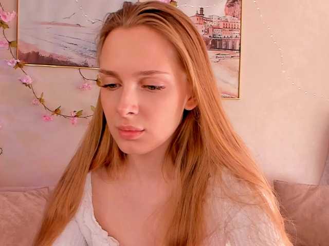 Sweet CrimsonAura wants you to fuck her body now CrimsonAura from BongaCams