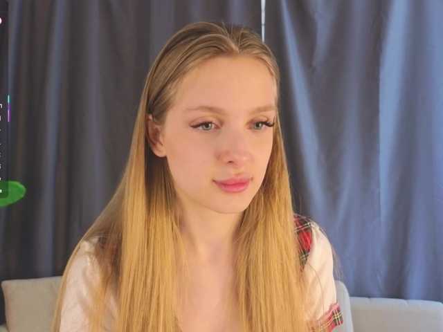 CrimsonAura from BongaCams is Freechat