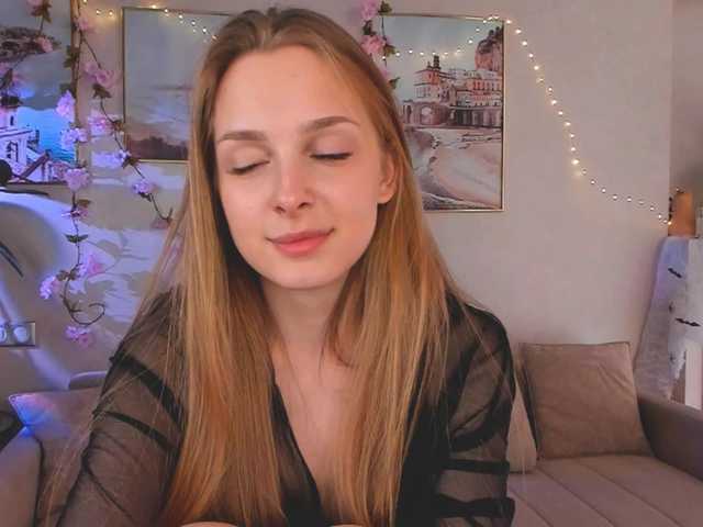 Sweet CrimsonAura wants you to fuck her body now CrimsonAura from BongaCams