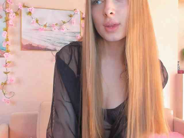 CrimsonAura webcam