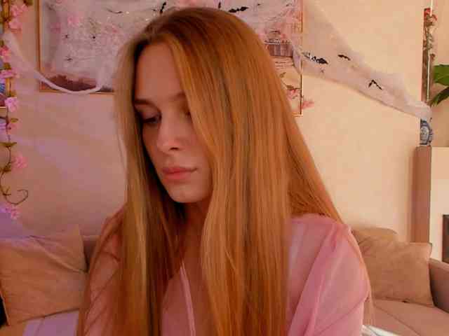 CrimsonAura webcam