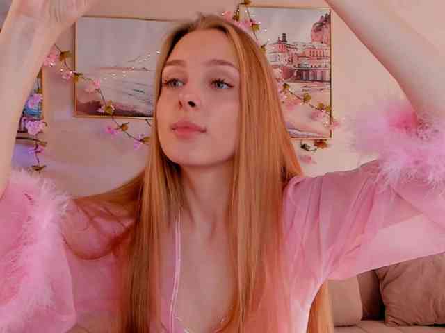 CrimsonAura webcam