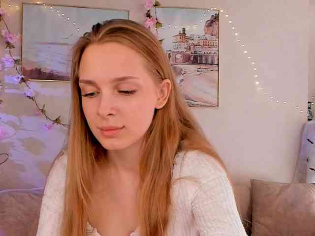 CrimsonAura bongacams