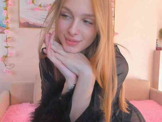 CrimsonAura webcam