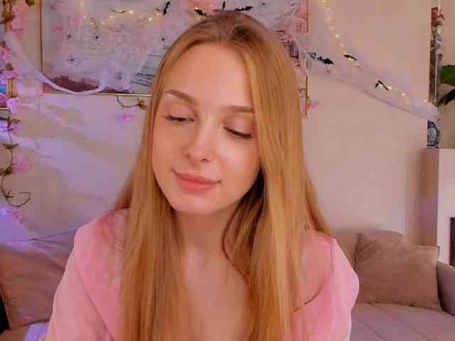 CrimsonAura webcam