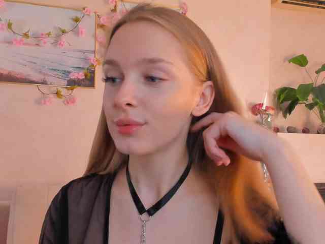 CrimsonAura webcam