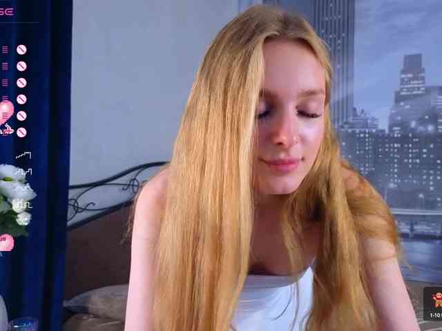 CrimsonAura webcam