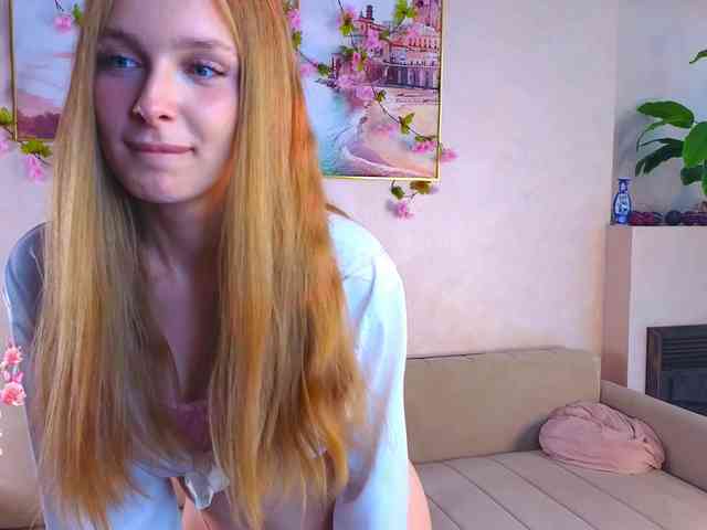 CrimsonAura webcam
