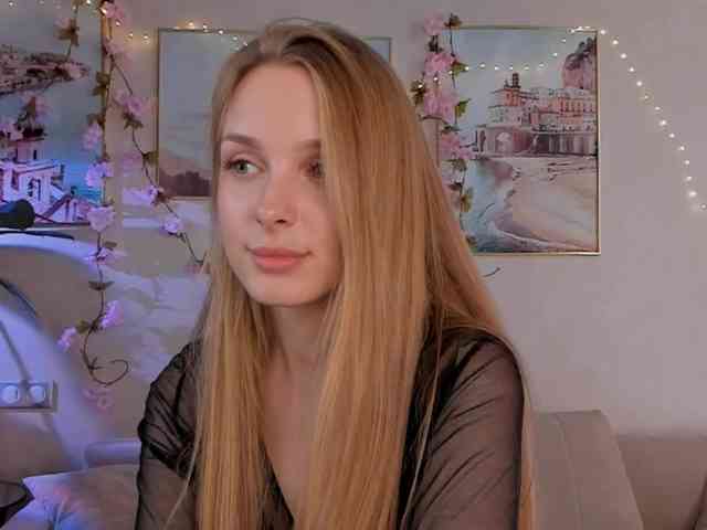CrimsonAura webcam