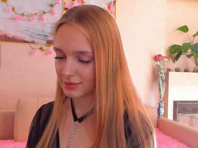 CrimsonAura webcam
