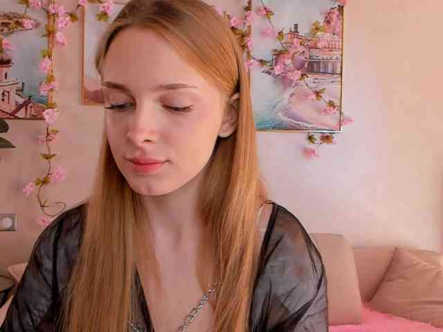 CrimsonAura webcam